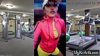 娇小亚洲莉莉·科赫18+独自挑逗骚逼