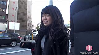 Cock In Pussy Makes Her Moan Loud?