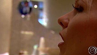 Hey, Winnie Masturbates for Captain in Bathtub 😏