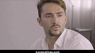 金发拉丁辣妹口爆伺候男人