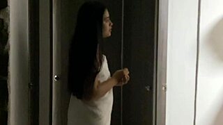 La Hermanastra Quería Que Su Hermanastro La Acompañe A Pasar La Noche Y Terminó Follandola