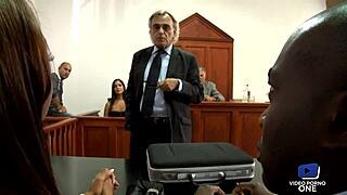 ces belles salopes se font baiser devant le juge au tribunal