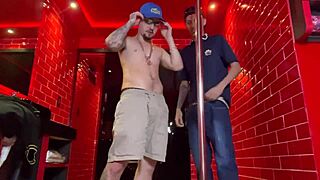 o novinho deu o cuzinho pro uber favelado em encontro bissexual