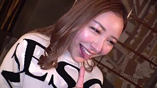 第二部：狂野日本美女带来令人惊叹的内射动作