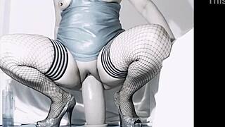 Amateur Latina Cougar Inserts Toy