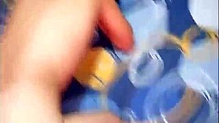 那秘鲁饮料真美味，我的朋友让我全吞了。