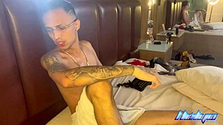 年轻18+小哥狠操我屁眼