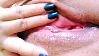 novinha esfregando a buceta at escorrer with teen masturbation