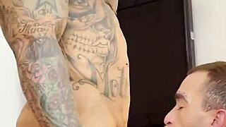 Tattooed Hetero Fucks Doctor in Hospital Bastidores