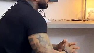 Tattooed Hetero Fucks Doctor in Hospital Bastidores