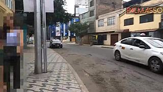 por favor paga el taxi desconocida no tiene dinero para pagar su carrera al taxista y me pidi� ayudarla a cambio de follarla en un coche