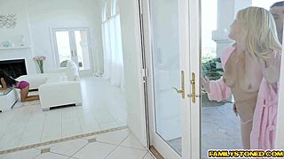 Step Mom Laura Bentley's Matured Pussy Fucked So Hard by Bambino