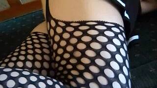 LINDA FLASHES SMALL TITS IN WEB CHAT!