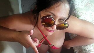 Cute Eyes Babe Gives Blowjob And Swallows Huge Cum 😍