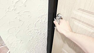 厨房里弯腰干瘦骚货要盐