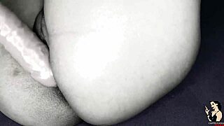 Andressa Castro takes it in her young pussy