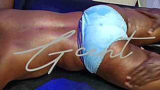 Massage turns into fingering orgasm for her