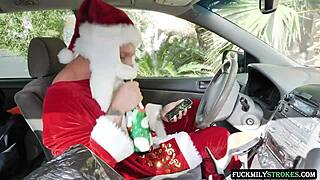 亚洲18+妹用假屌操巨乳金发闺蜜😈