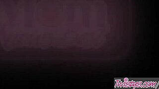 Step Mom Jayden Cole Teaches Riley Reid How to Lick Pussy Right - Twistys