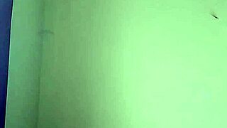 印度女同志裸茄子猛插高潮