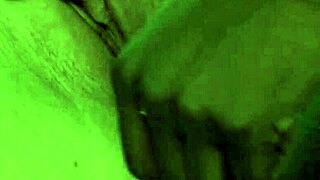 唐娜·贝尔能应付这个跨种族三人行吗？