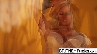 sexy blonde doing retro tease solo, feeling so alluring