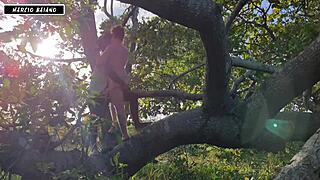 girl offers sex to amazon endowed guy