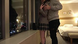 不可思议！18岁游泳运动员晃动巨乳生猛动作！