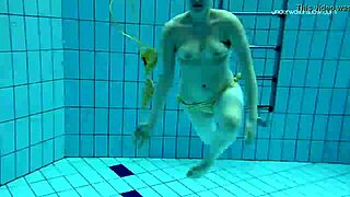 lada poleshuk showing big tits underwater with short hair