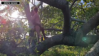 girl offers sex to amazon endowed guy