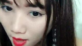 Vietnamese Girl's Sexy Webcam Talkshow Livestream