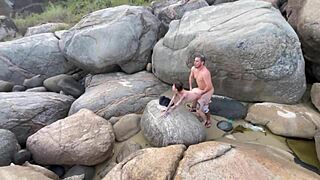 liberal couple from curitiba having sex on the trail