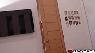 Stepsiblings Jade Valentine and Allen Swift bang with stepmom Jasmine Daze in wild threesome! 🔥