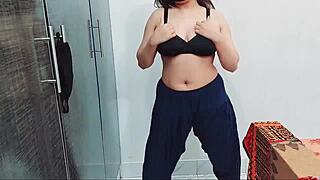 Pakistani Girl Strips Nude in Live Video Call Dance for Client