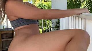 nice day for luna luxe to masturbate on the balcony 😊