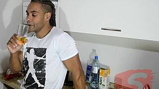 Amiga safada came over jus to give me her big ass in the middle of the night lady milf and murinho