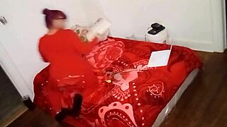 Kamora Rose works from home