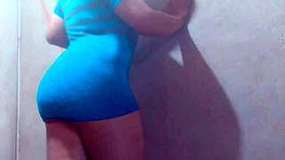 wow, this sexy latina shemale wants to show her body 😍