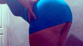 wow, this sexy latina shemale wants to show her body 😍