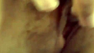 Vietnamese beauty nhẫn rose in intimate sex scene 😘