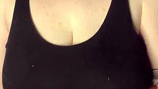 i's slapping my huge chubby tits on the desk, oops it's so fat and natural