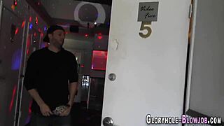 荣耀洞那18+妹子被狠干内射满穴