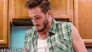 Dana dearmond caught rubbing her clit! 😳