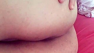 Novinha gets spanked until her butt turns bright red