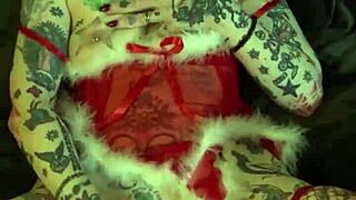 i'm the milf on the shelf having a xmas solo orgasm with fingering