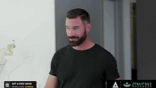 Smokin’ hot ebony babe gets so horny to bang her customer at nurumassage.