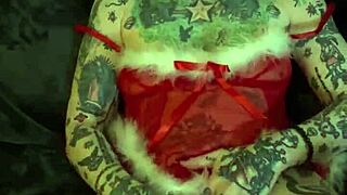 i'm the milf on the shelf having a xmas solo orgasm with fingering