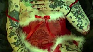 i'm the milf on the shelf having a xmas solo orgasm with fingering