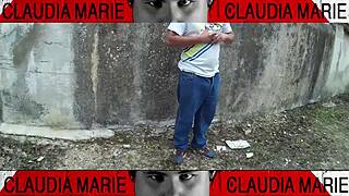 trying impossible positions to lick this fat woman's pussy on the street, her juices are amazing 😋💦