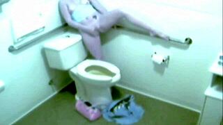 I masturbate in the bath, spying on me